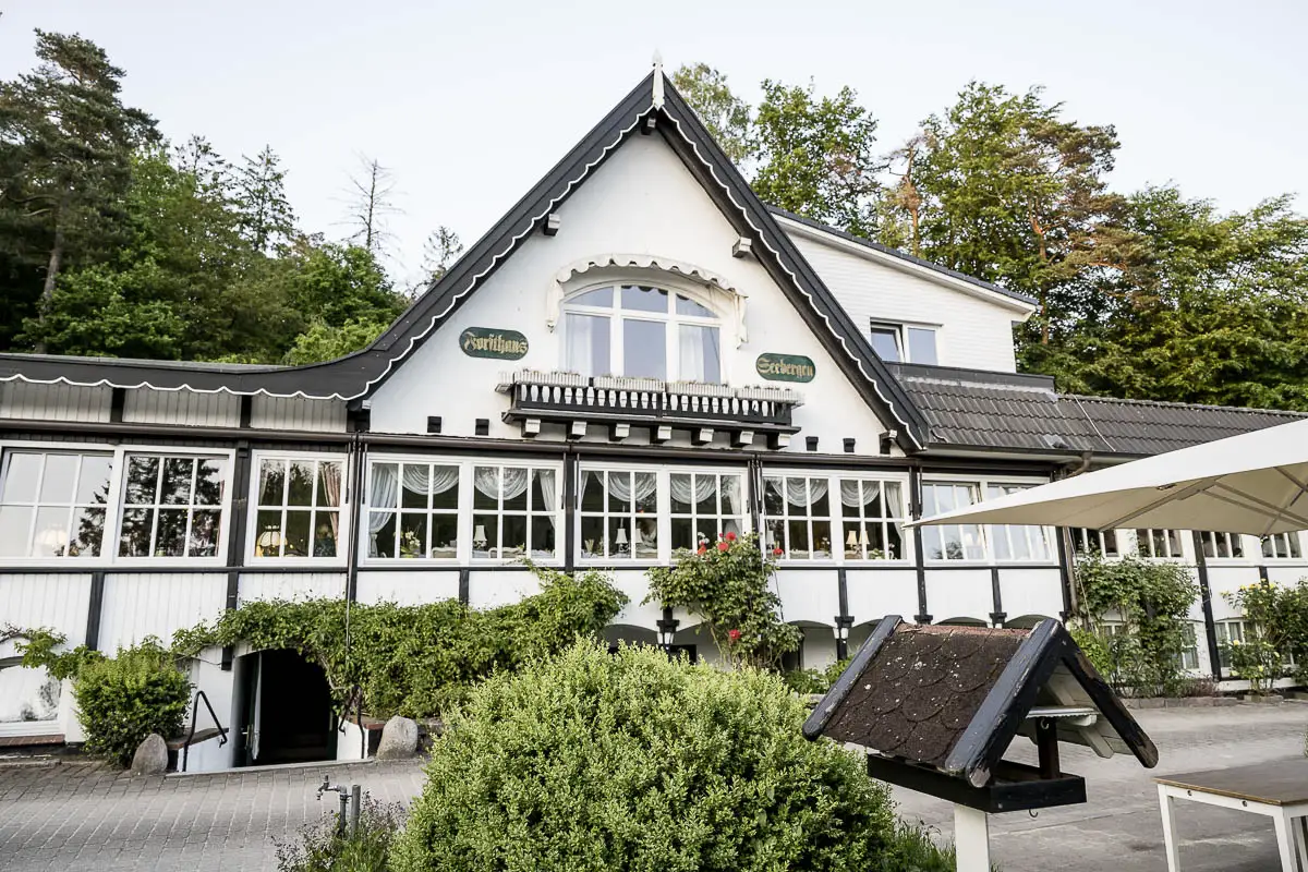 Außenansicht Forsthaus Seebergen Lütjensee