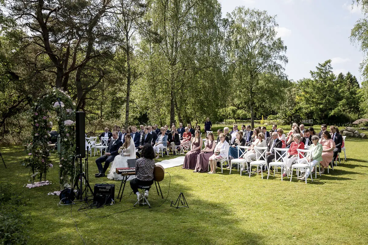 Freie Trauung im Garten Forsthaus Seebergen Lütjensee
